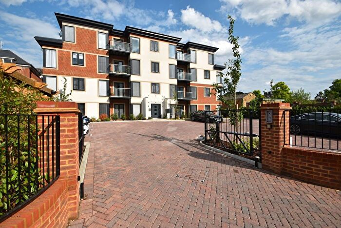 1 Bedroom Flat To Rent In Springfield Lane, Weybridge, KT13