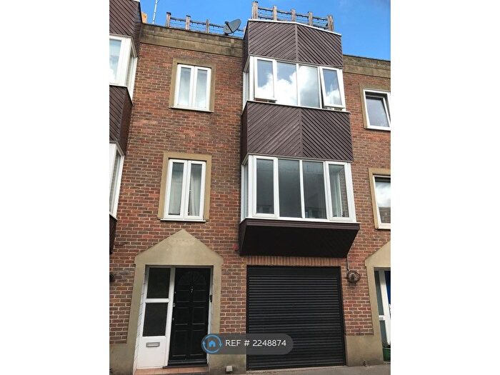 3 Bedroom Terraced House To Rent In Vine Street, Brighton, BN1