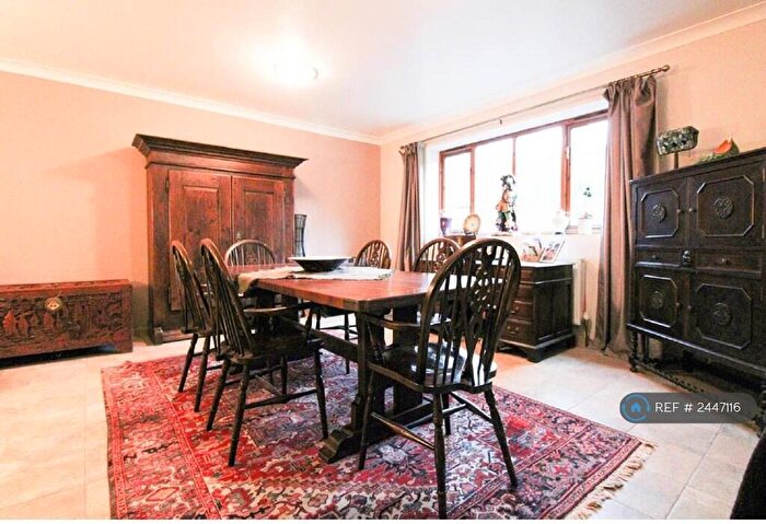 4 Bedroom Semi-Detached House To Rent In Capstone Road, Gillingham, ME7