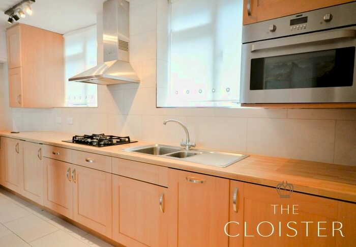 2 Bedroom Flat To Rent In Guilford Street, London, WC1N