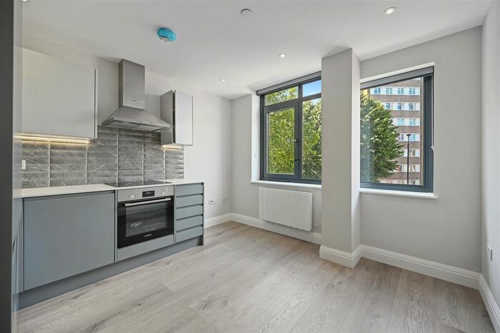 1 Bedroom Flat To Rent In Flat Francis House, - Barking Road, London, E13