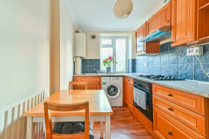 1 Bedroom Flat To Rent In Darien Road, Clapham Junction, London, SW11