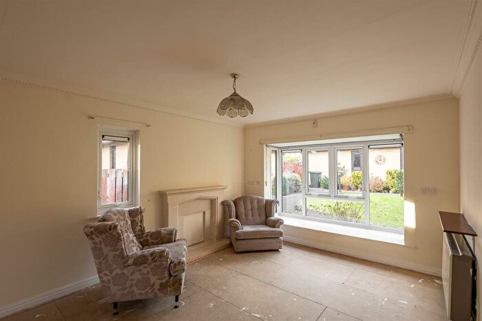 2 Bedroom Semi-Detached Bungalow For Sale In Sandyford Park, Sandyford, Newcastle Upon Tyne, NE2