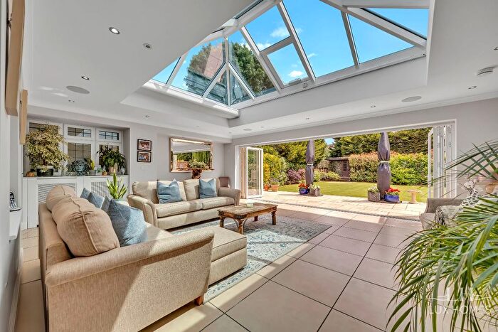 4 Bedroom Detached House For Sale In Brook Road, Gidea Park, RM2