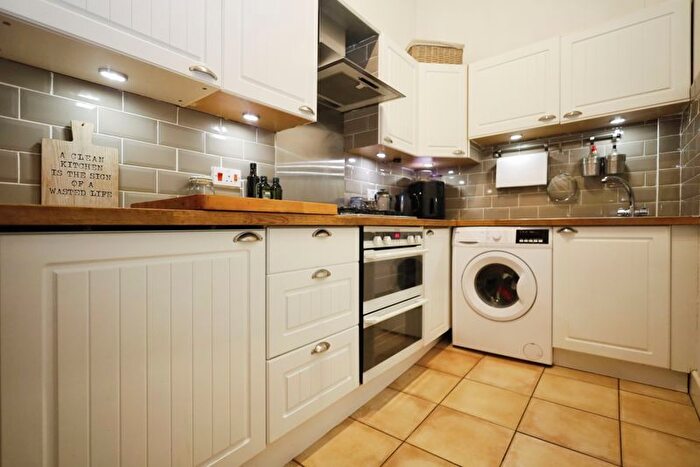 2 Bedroom Flat For Sale In Norwich Avenue West, Bournemouth, BH2