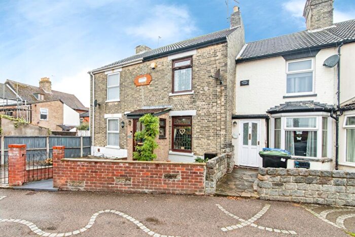 3 Bedroom Terraced House For Sale In Cambridge Road, Lowestoft, NR32