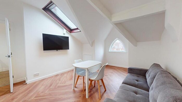 1 Bedroom House To Rent In Victoria Terrace, Leeds, LS3