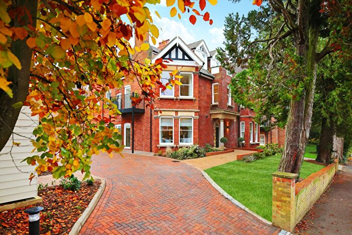 3 Bedroom Flat For Sale In Salisbury Avenue, Harpenden, AL5