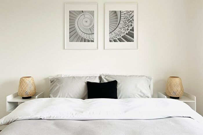 1 Bedroom Flat For Sale In Greenfell Mansions, London, SE8