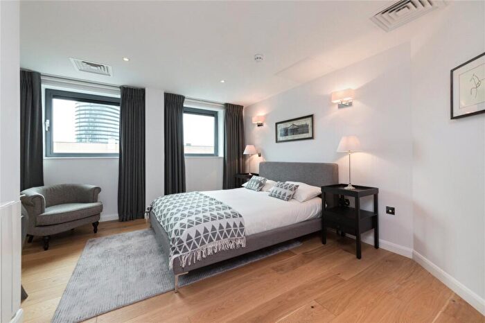 4 Bedroom Flat To Rent In Millharbour, Millwall, E14