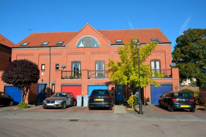 3 Bedroom Town House To Rent In Brewers Wharf, Newark, NG24