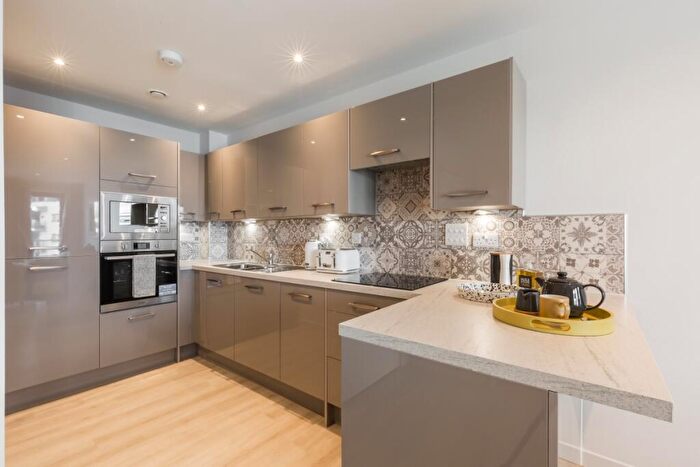 2 Bedroom Apartment To Rent In Canal Walk Edinburgh, EH3