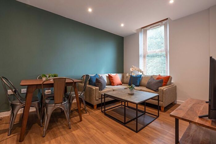 5 Bedroom Flat To Rent In Jesmond Road, Newcastle, NE2
