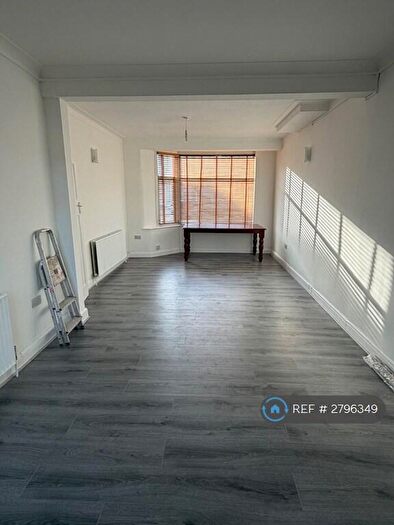 3 Bedroom Semi Detached House To Rent In Belvedere Road, London, E10