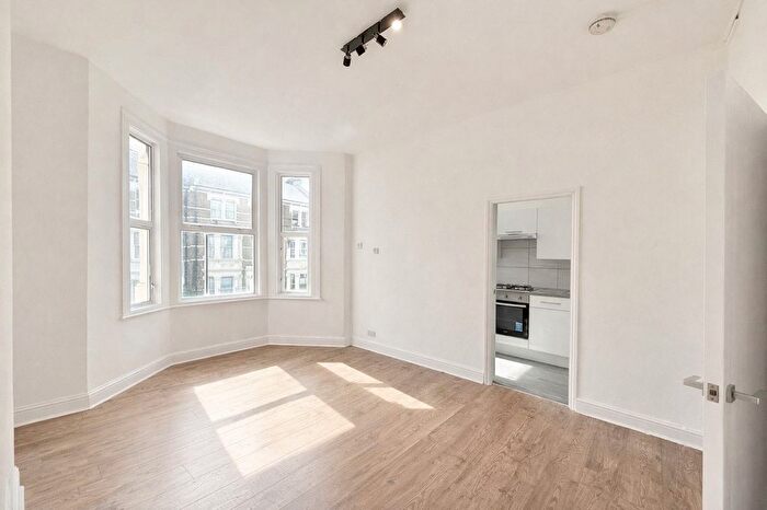 2 Bedroom Flat To Rent In Croxley Road, W9