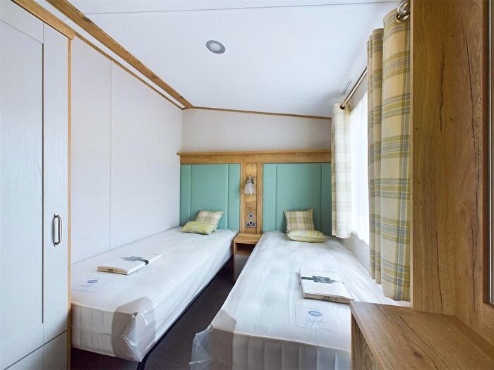 2 Bedroom Chalet For Sale In Woodthorpe Leisure Park, Woodthorpe, Alford, LN13