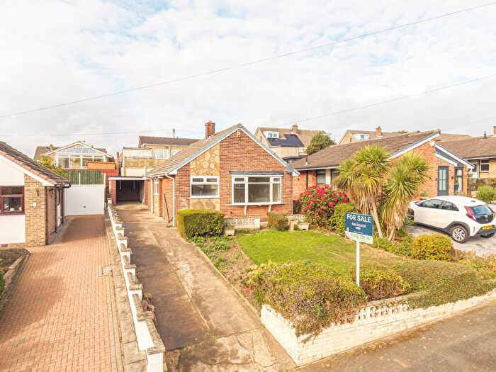 2 Bedroom Detached Bungalow For Sale In Springhead Road, Leeds, Rothwell, LS26