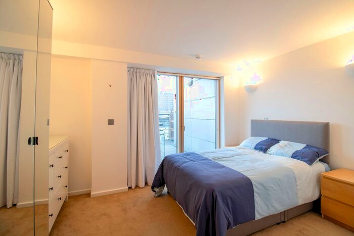 2 Bedroom Flat To Rent In Riverside Way, Leeds, LS1