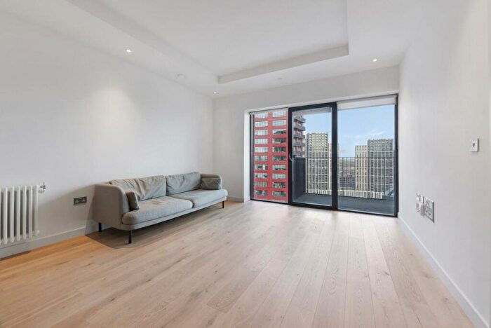 1 Bedroom Apartment To Rent In Modena House, London City Island, E14