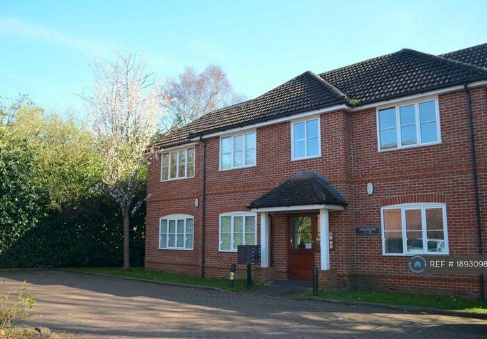 1 Bedroom Flat To Rent In Mallard Place, Farnborough, GU14