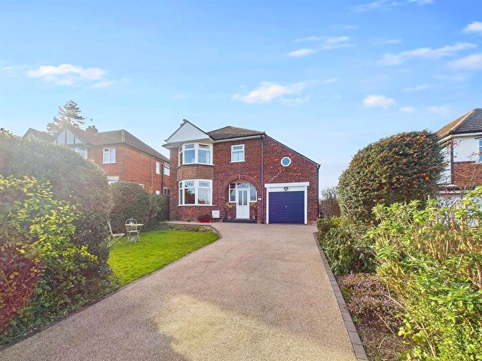 4 Bedroom Detached House For Sale In Grimsby Road, Louth, LN11