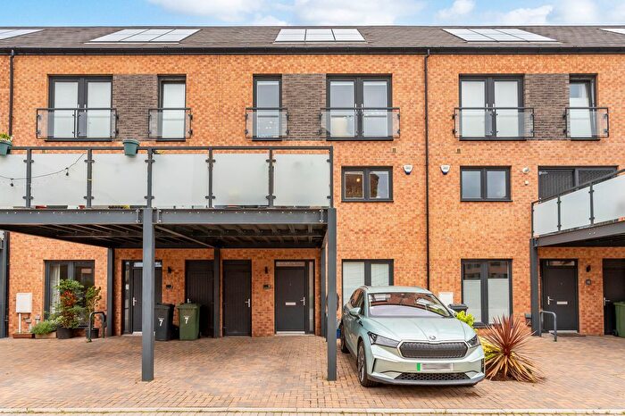 4 Bedroom Town House For Sale In Fletcher Crescent, Leith, Edinburgh, EH6