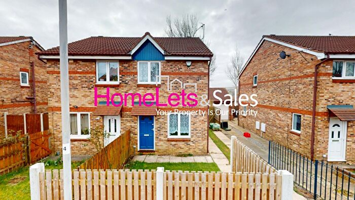 2 Bedroom Semi-Detached House To Rent In Vivien Road, Bradford, BD8