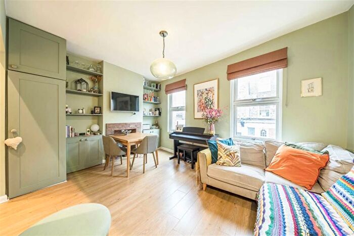 2 Bedroom Flat For Sale In Railton Road, London, SE24