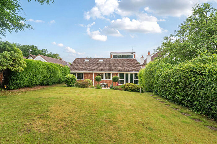 4 Bedroom Detached Bungalow For Sale In Waverley Road, Farnborough, GU14