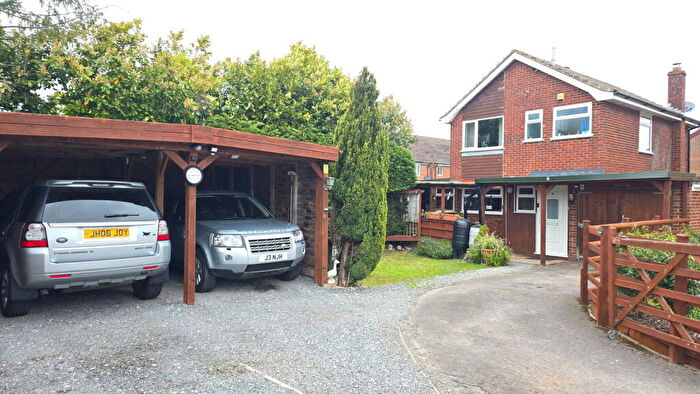 3 Bedroom Detached House For Sale In Northfield Road, Thatcham, RG18