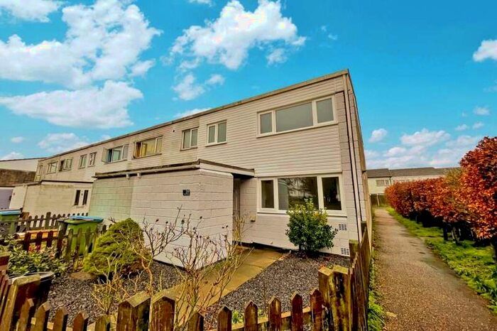 3 Bedroom Semi-Detached House To Rent In Maple Gardens, Bognor Regis, PO22