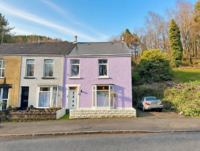 4 Bedroom End Terrace House For Sale In Foxhole Road, St. Thomas, Swansea, City And County Of Swansea., SA1