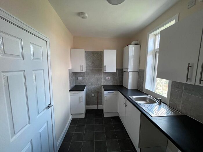 3 Bedroom Flat To Rent In Moorhead, Newcastle Upon Tyne, NE5