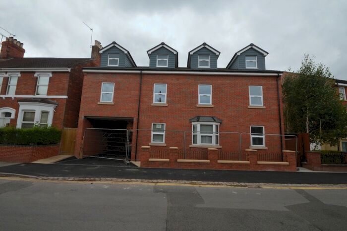 1 Bedroom Flat To Rent In Hunt Street, Old Town, Swindon, SN1