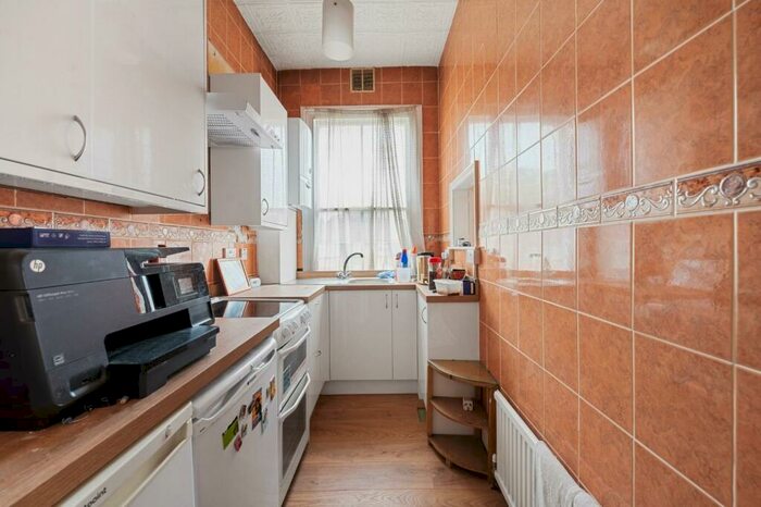 5 Bedroom End Of Terrace House For Sale In St. Andrew's Grove, London, N16
