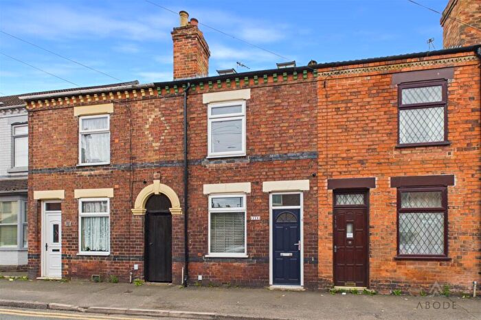 4 Bedroom Terraced House For Sale In Bearwood Hill Road, Burton-On-Trent, DE15