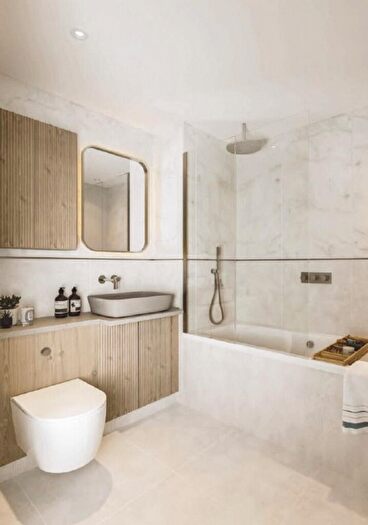 2 Bedroom Flat To Rent In The Bellamy, Canary Wharf, E14