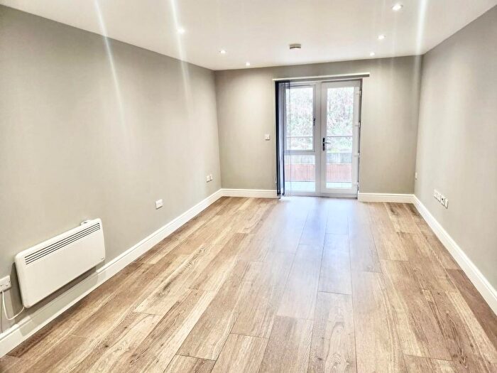 1 Bedroom Flat To Rent In Kingsmead Road, High Wycombe, HP11