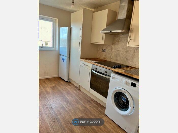 2 Bedroom Flat To Rent In Finsbury Place, Chipping Norton, OX7