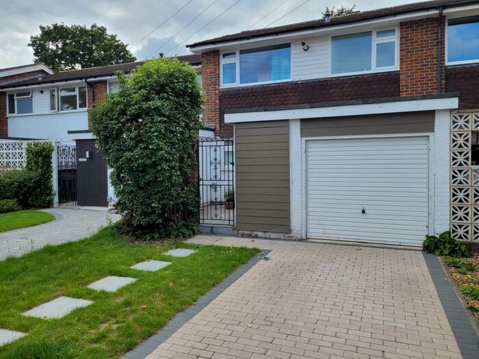 3 Bedroom Terraced House To Rent In Thames Ditton, Surrey, KT7