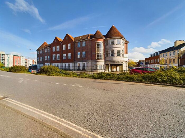 1 Bedroom Apartment To Rent In High Street, Crawley, RH10