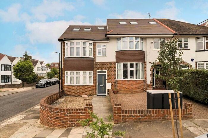 3 Bedroom Property To Rent In Cleveland Road, London, W13