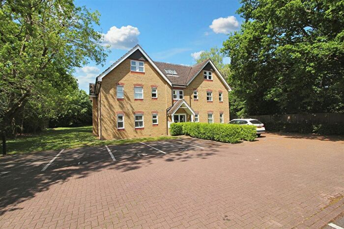 2 Bedroom Flat For Sale In Pryor Close, Tilehurst, Reading, RG31
