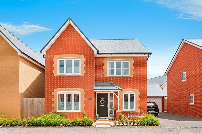 4 Bedroom Detached House For Sale In Bagber Road, Stalbridge, Sturminster Newton, DT10