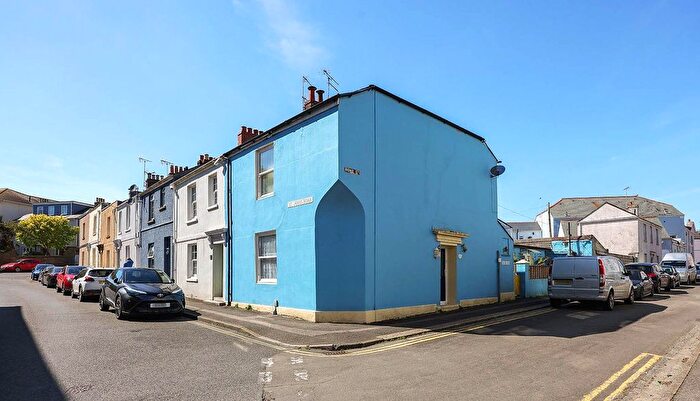 3 Bedroom End Of Terrace House For Sale In St James Road, Torpoint, Cornwall, PL11