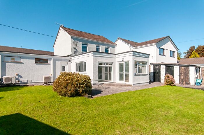 3 Bedroom Semi-Detached House To Rent In Brecon Road, Ystradgynlais, Swansea, West Glamorgan, SA9