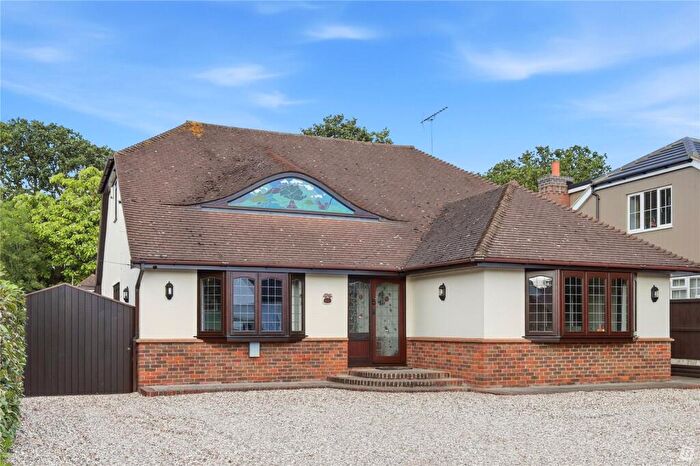 4 Bedroom Detached House For Sale In Sugden Avenue, Wickford, Essex, SS12