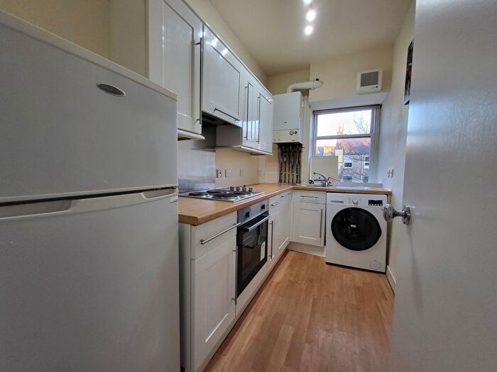 3 Bedroom Flat To Rent In Morgan Street, Dundee, DD4