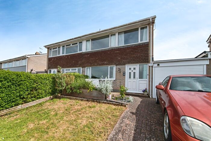 4 Bedroom Semi-Detached House For Sale In Whitchurch Avenue, Exeter, EX2