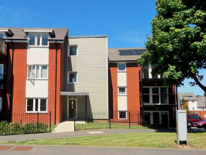 1 Bedroom Flat To Rent In Woodstock Place, Haywards Heath, RH16